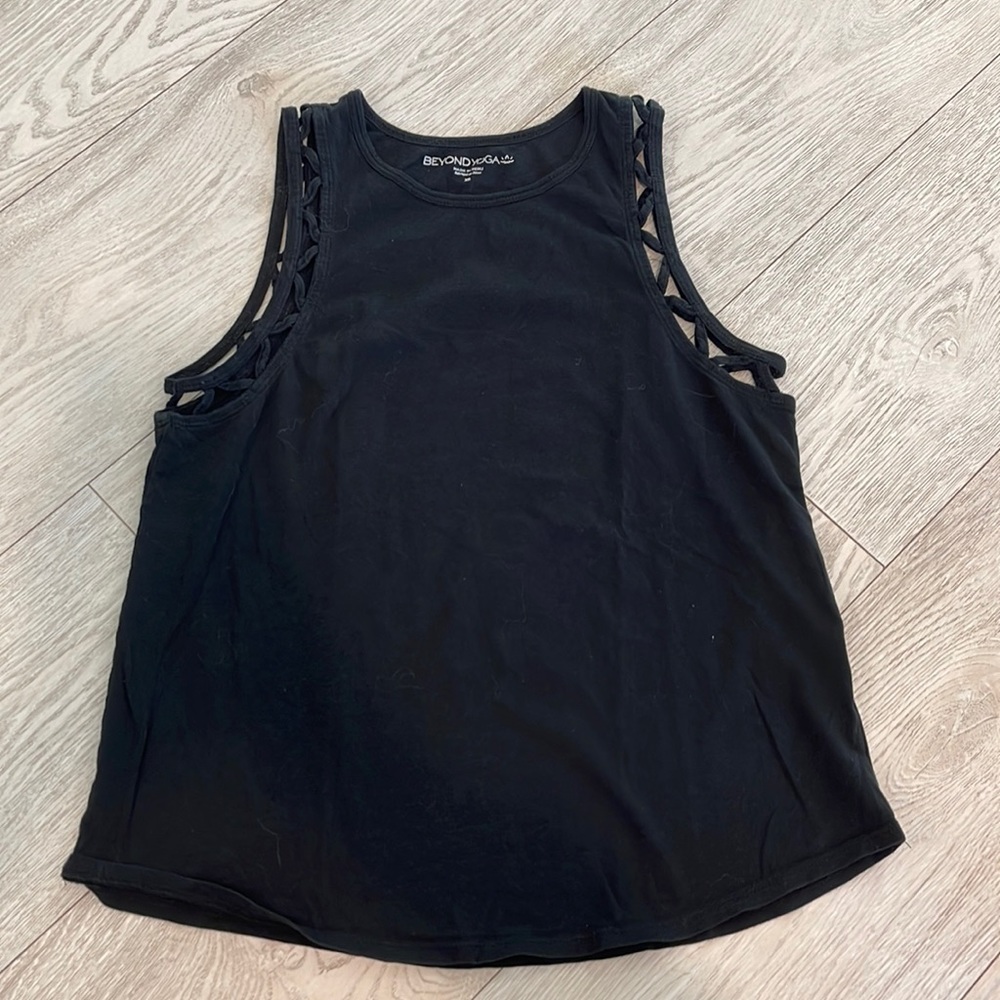 BEYOND YOGA black tank top! SIZE XS (fits S)